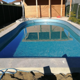 Assemblez votre piscine en un rien de temps avec un kit complet et facile à utiliser Longuenesse